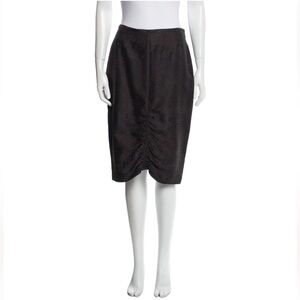 GIORGIO ARMANI
Silk Knee-Length Skirt
Size: M | US6, IT42
